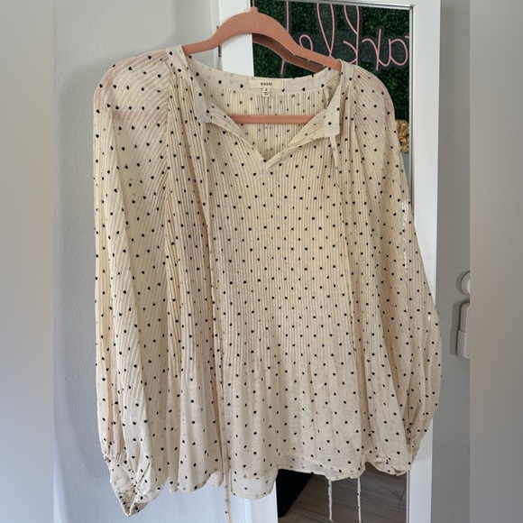 Cream tunic with heart polka dot details. Size small - Picture 1 of 3